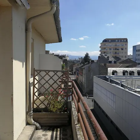 Apartment T4 Lumineux Avec Balcon - 3eme Etage Sans Ascenseur